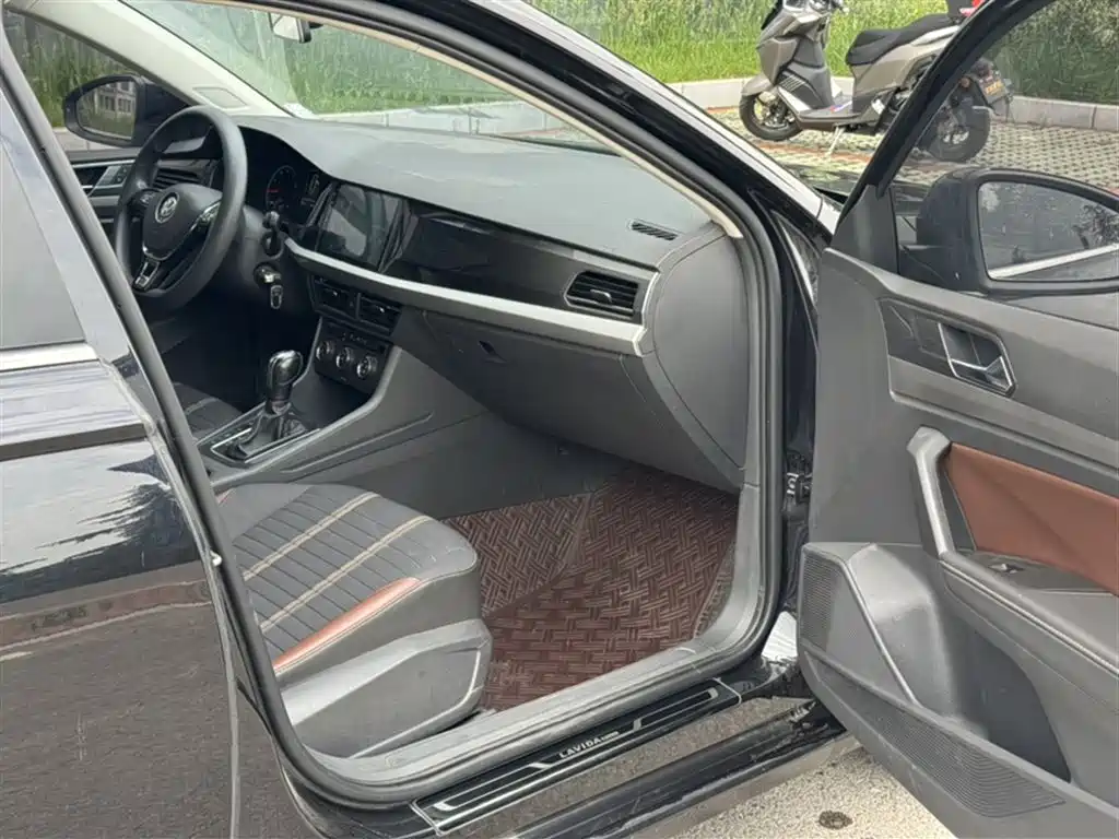 Volkswagen Lavida 2019 280TSI DSG Comfort Edition China VI фото 4