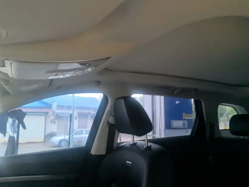 Photo 18 - Changan Oshan X7