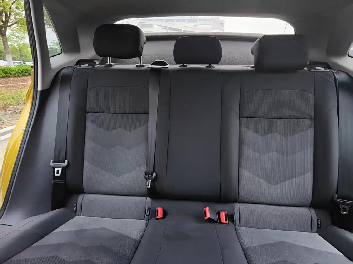 Volkswagen Polo 2019 Plus 1.5L Automatic Panorama Enjoyment Edition фото 13