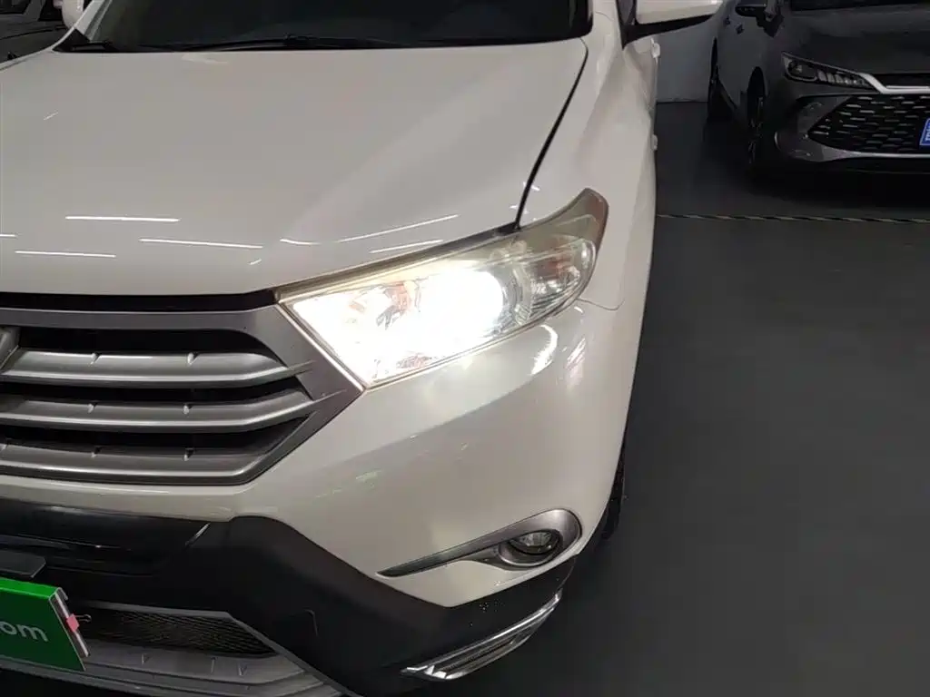Toyota Highlander 2012 2.7L 2WD 5-seater Elite Edition фото 24