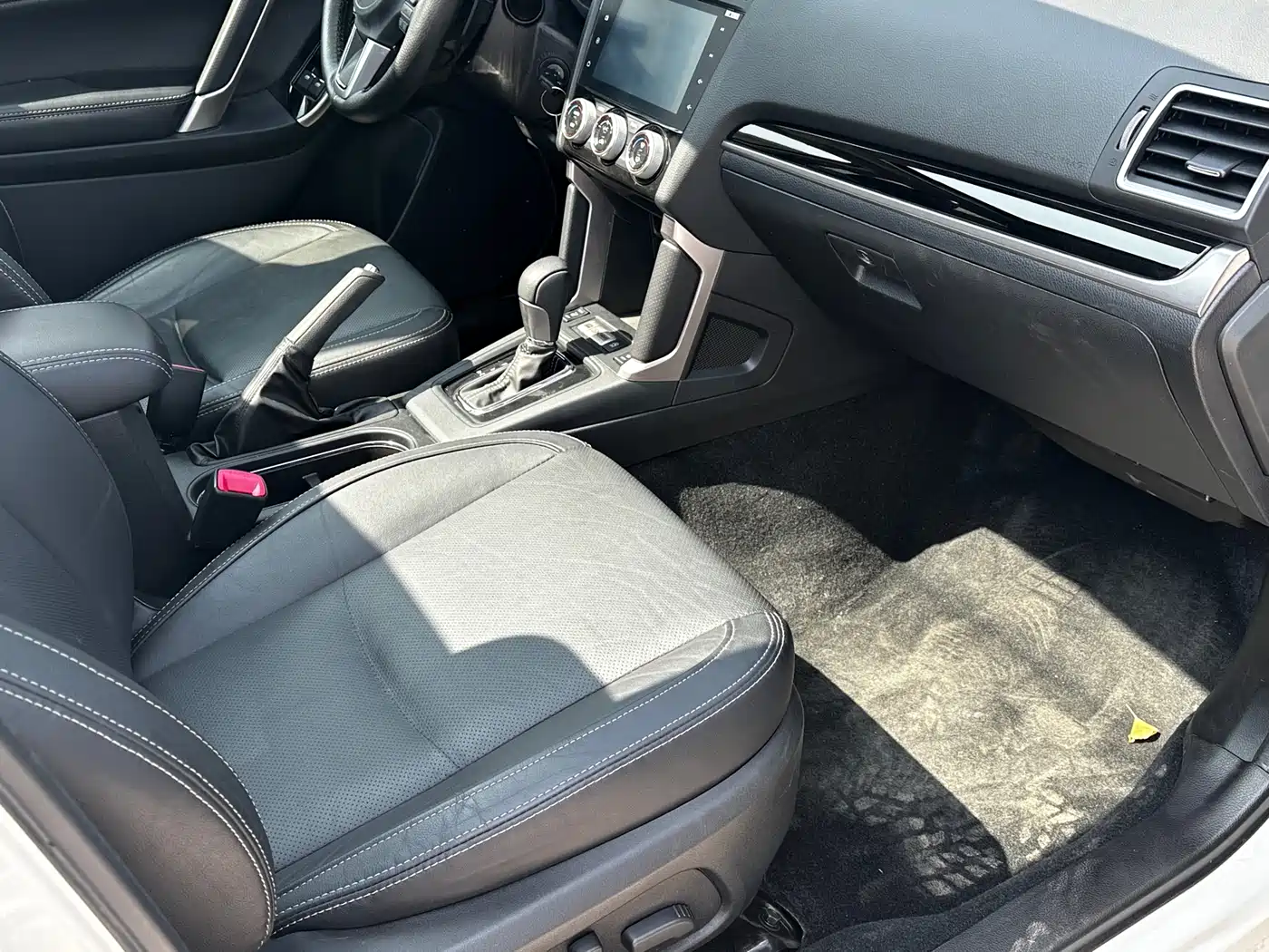 Subaru Forester 2016 2.5i Luxury Navigation Edition фото 18