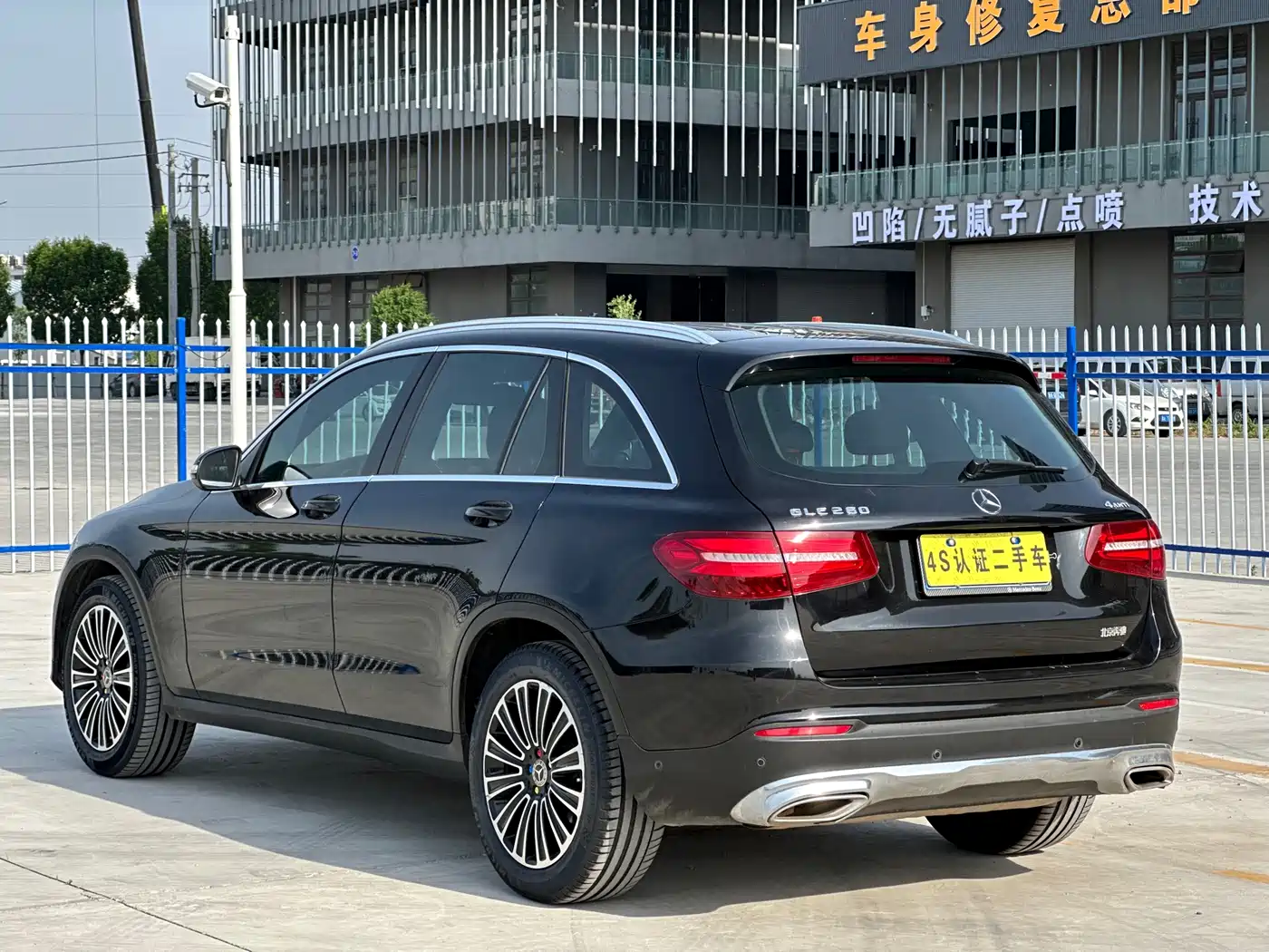 Mercedes-Benz GLC 2018 Facelift GLC 200 4MATIC фото 22