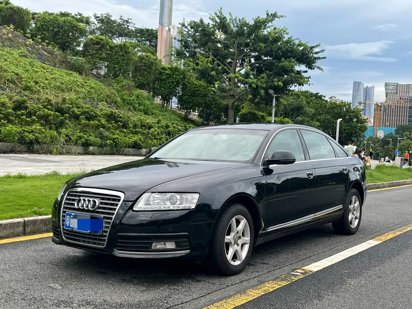 Фото 1 - Audi A6L