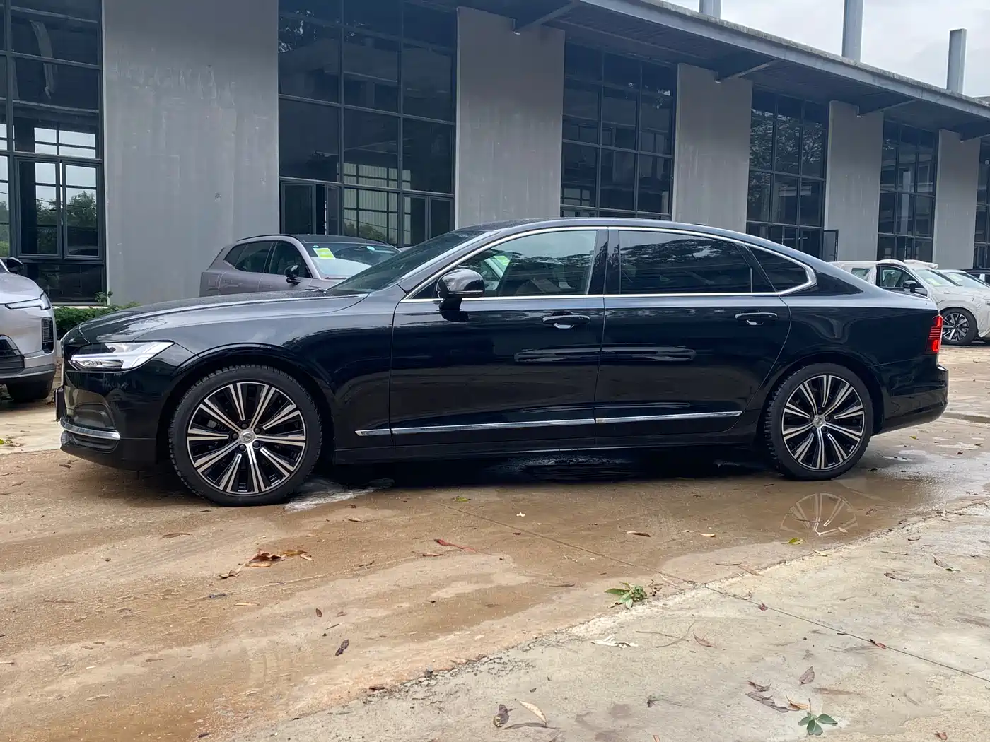 VOLVO S90
