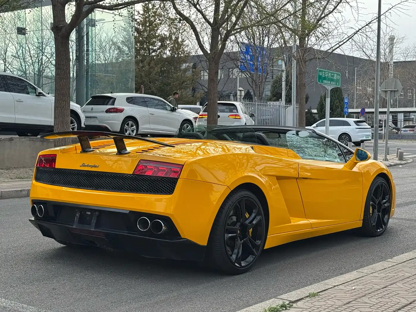 Lamborghini Gallardo 2009 Lamborghini LP 560-4 Spyder фото 8