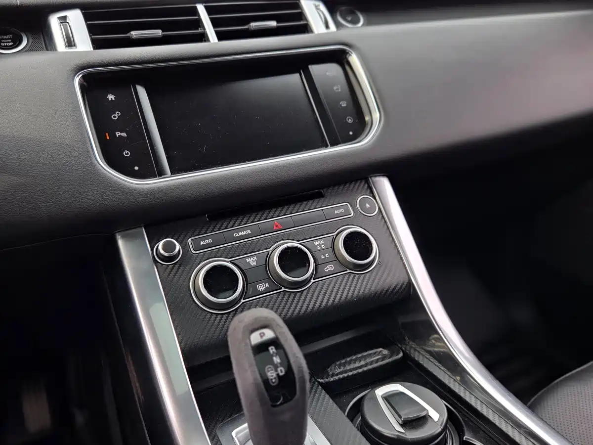 Land Rover Range Rover Sport фото 11