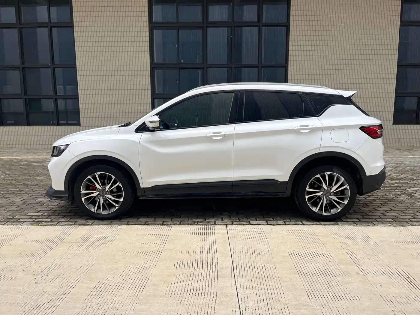 GEELY AUTOMOBILE BINYUE