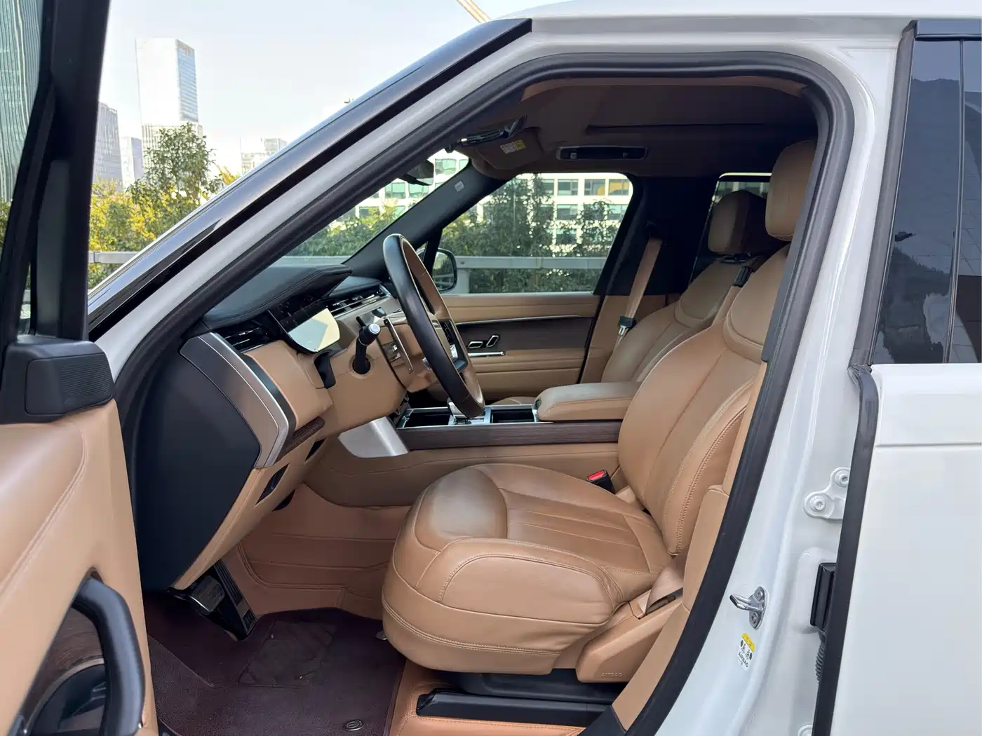 Land Rover Range Rover 2023 3.0 L6 400PS Genesis Extended Version фото 7