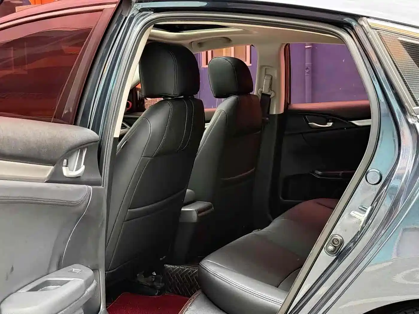 Фото 4 - Honda Civic