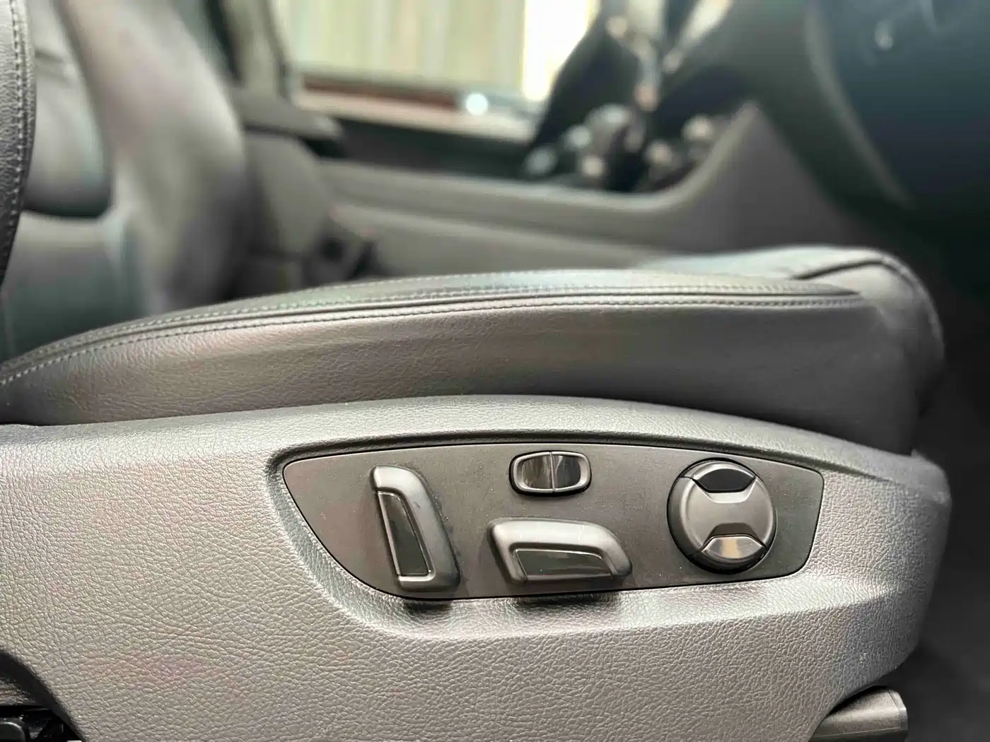 Volkswagen Touareg 2011 3.0TSI Comfort фото 20