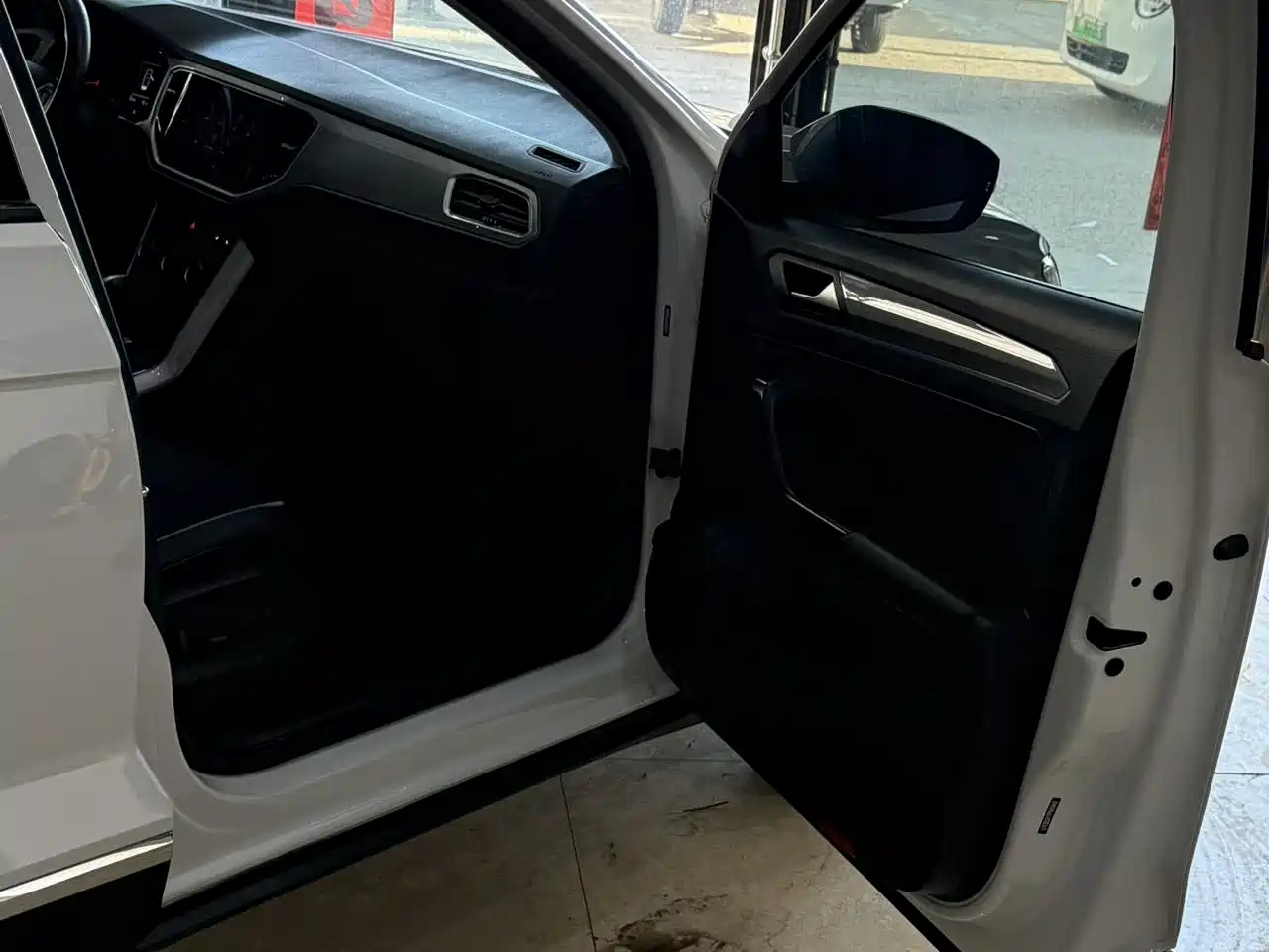 Volkswagen T-ROC 2022 280TSI DSG 2WD Elite PLUS фото 11