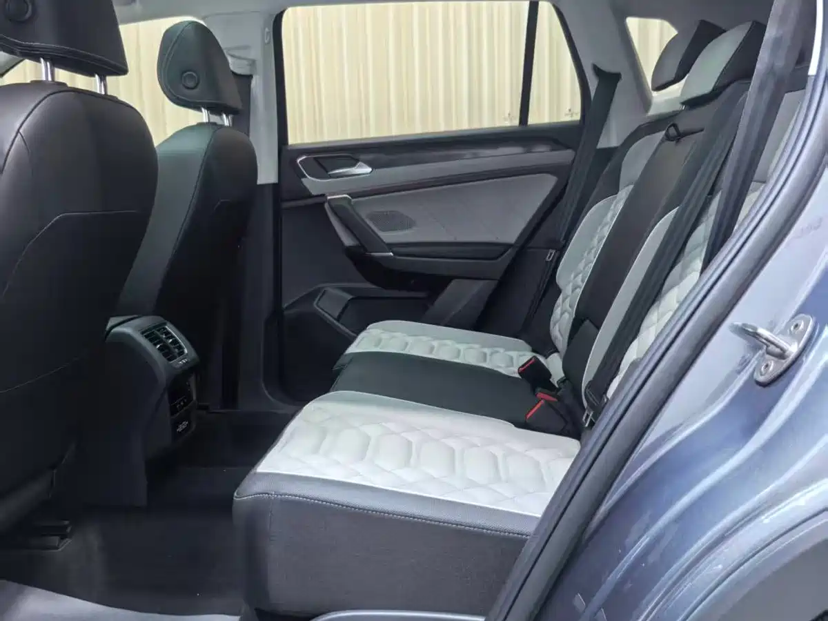 Volkswagen Tayron 2023 280TSI 2WD Luxury Plus Advanced Edition фото 8
