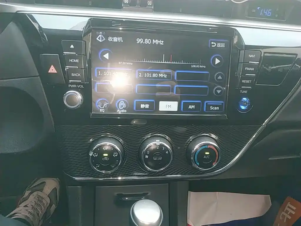 Toyota Corolla 2014 1.6L CVT GL-i Leather Edition фото 13