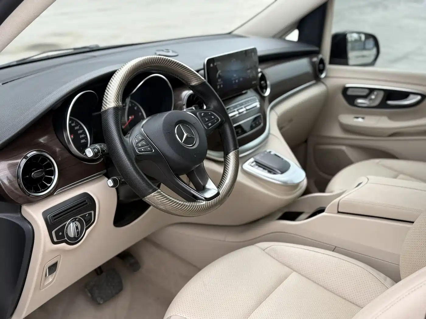 Mercedes-Benz V-Class 2020 V 260 Luxury Edition фото 4