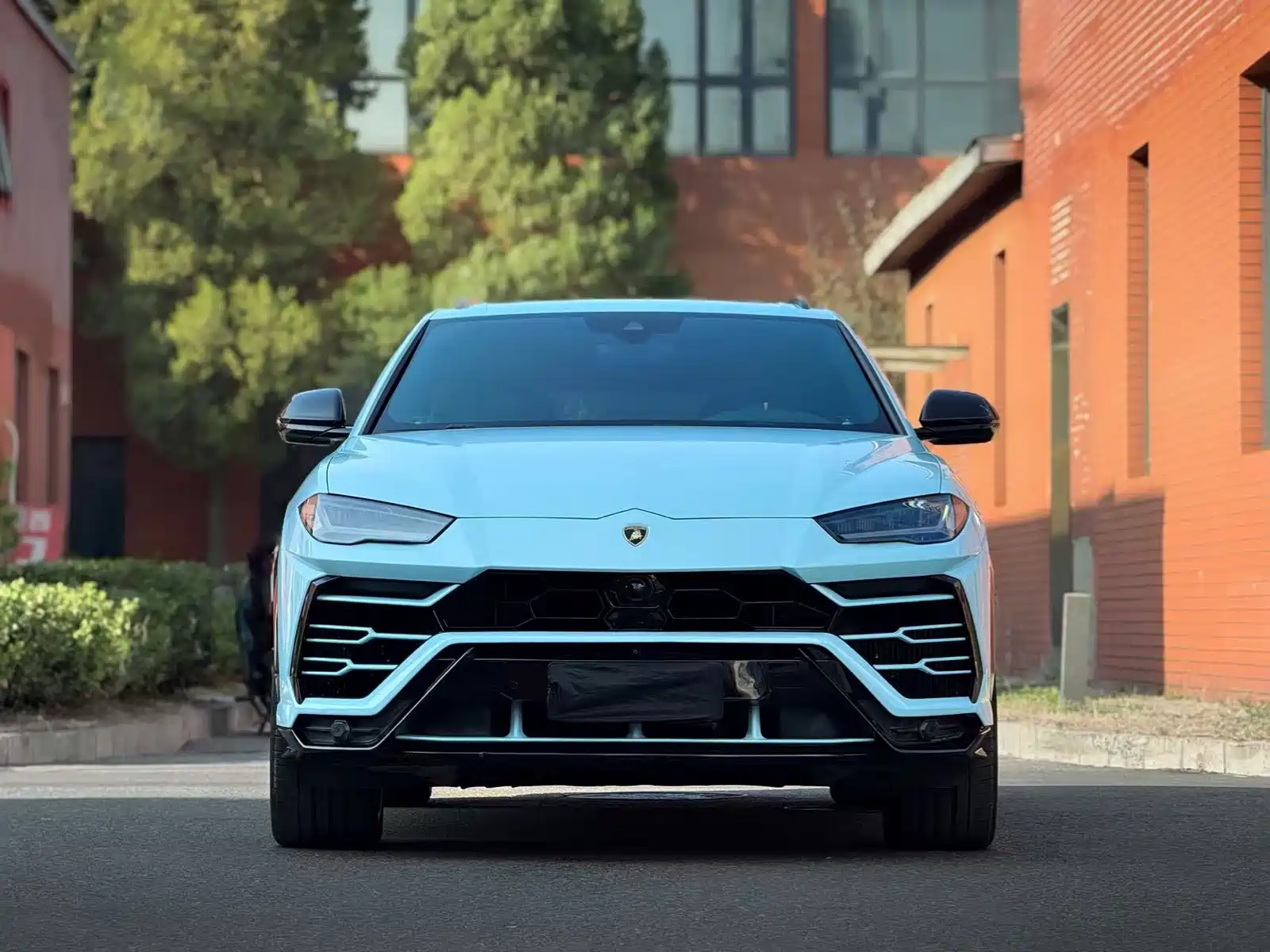 Фото 2 - Lamborghini Urus