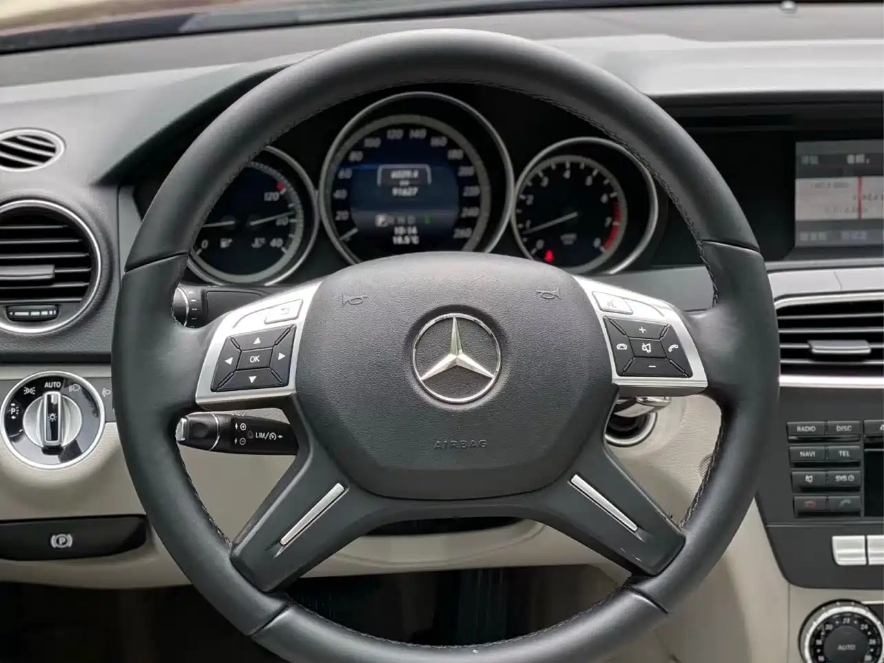 Mercedes-Benz C-Class 2013 C 180 Classic Grand Edition фото 9