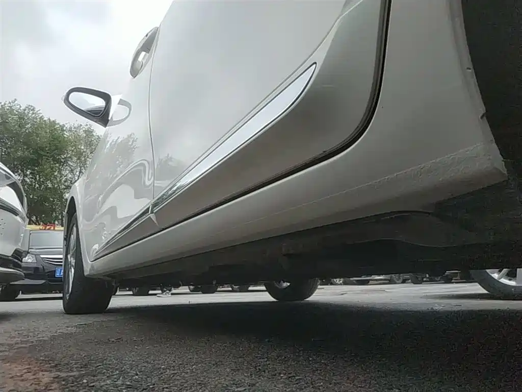 Toyota Corolla 2014 1.6L CVT GL-i Leather Edition фото 22