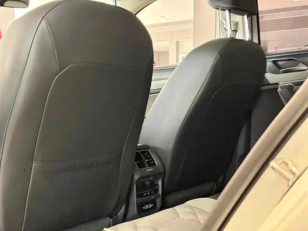 Volkswagen Tayron 2023 330TSI 2WD Luxury Plus Advanced Edition 16