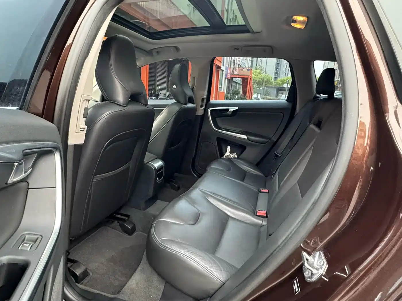 Photo 5 - Volvo XC60