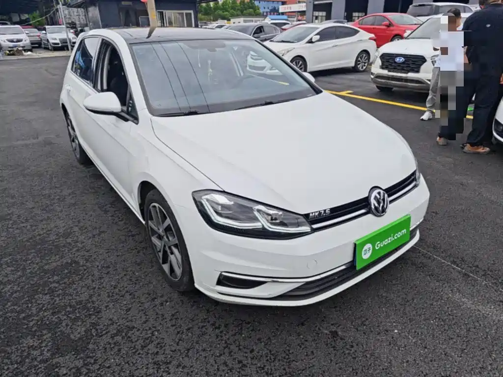 Volkswagen Golf 2020 280TSI DSG Luxury фото 4