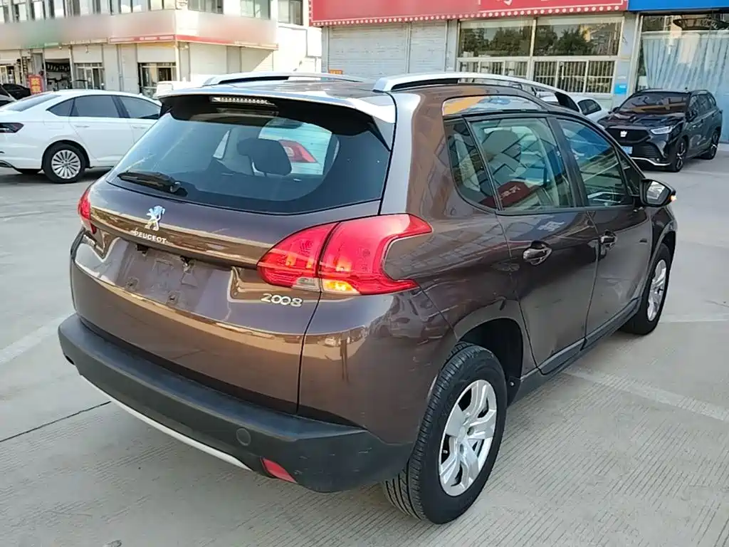 Photo 7 - Peugeot 2008