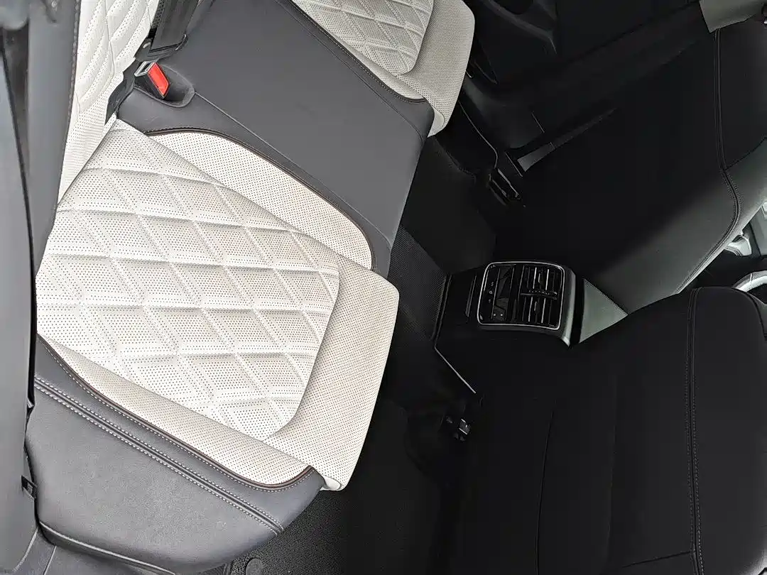 Volkswagen Magotan 2023 Model 2 Million Commemorative Edition 330TSI DSG Luxury фото 13