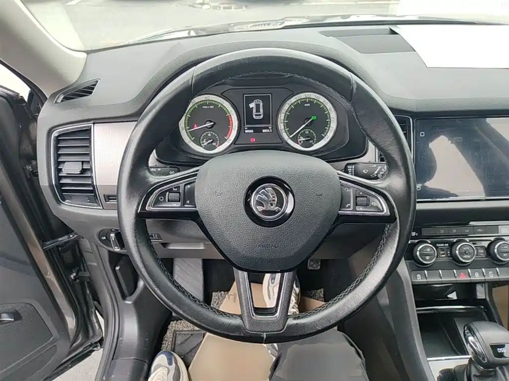 Škoda Kodiaq 2018 TSI330 5-seat FWD Luxury фото 11