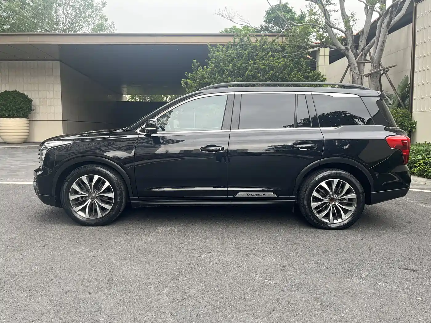 GAC Trumpchi Trumpchi GS8 2017 320T 2WD Luxury Smart Connect (7-seater) фото 6
