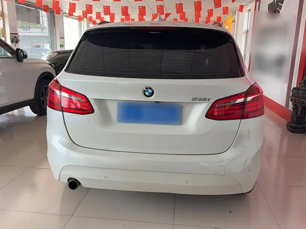 BMW 2 Series Touring 2016 218i Leading фото 6