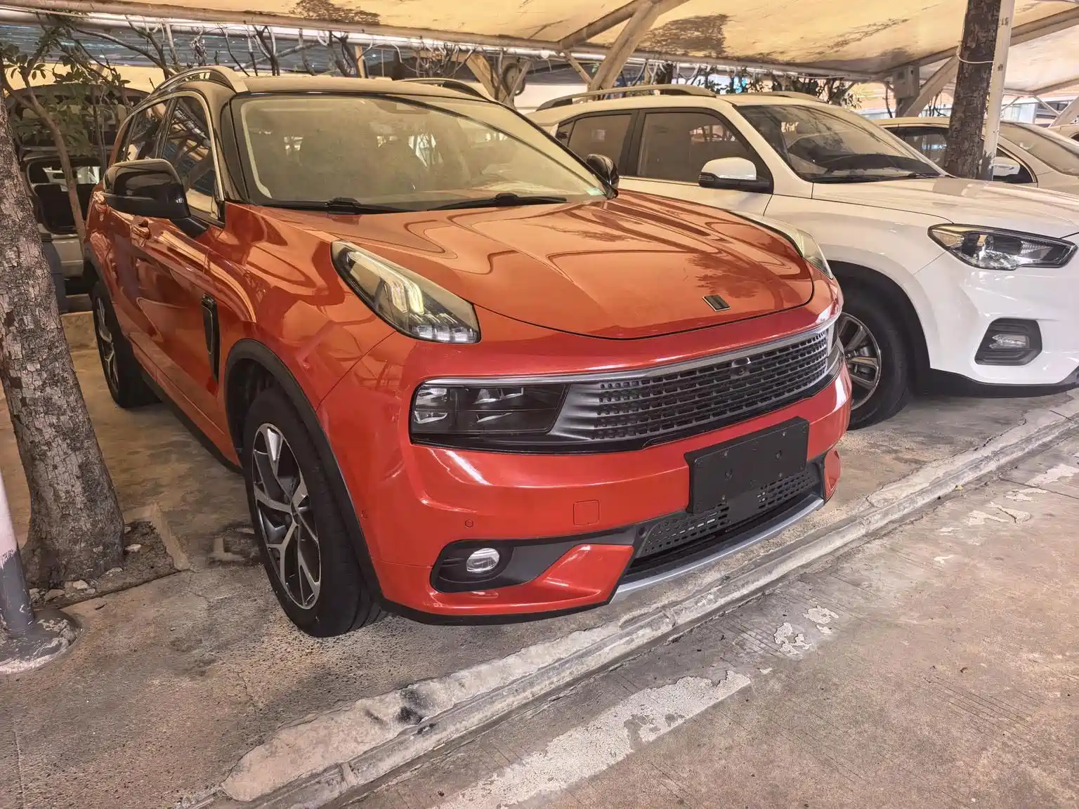 Фото 3 - Lynk & Co 01