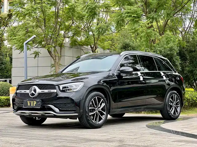 MERCEDES-BENZ GLC