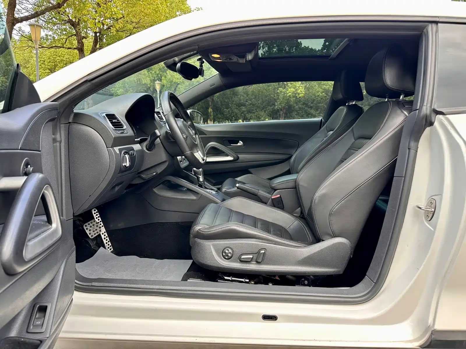 Photo 3 - Volkswagen Scirocco
