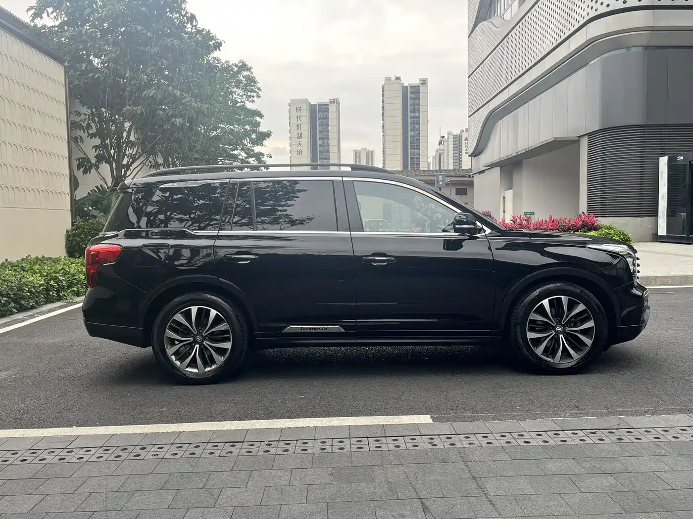 GAC Trumpchi Trumpchi GS8 2017 320T 2WD Luxury Smart Connect (7-seater) фото 7