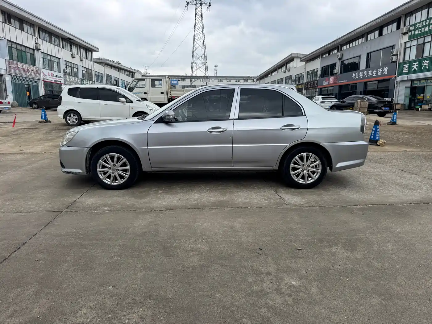 Soueast V3 Lingyue 2014 2014 1.5L Manual People's Edition