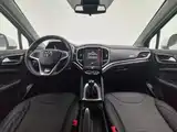 Photo 5 - Zhonghua V3