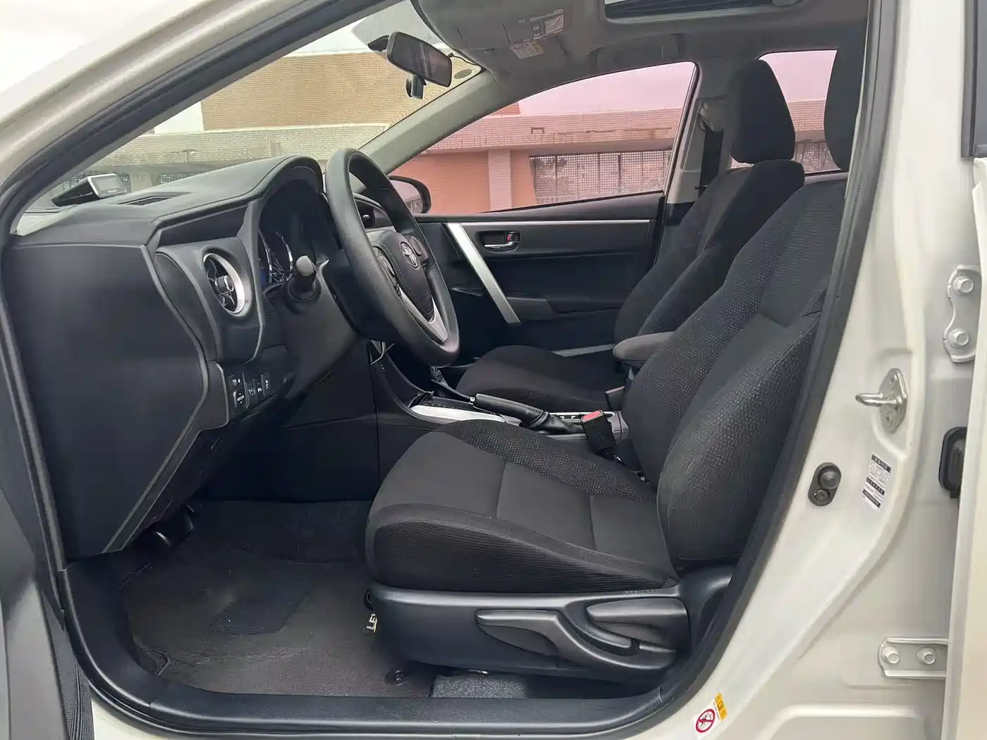 Toyota Levin 2017 Facelift 185T CVT Elite (China V) фото 9