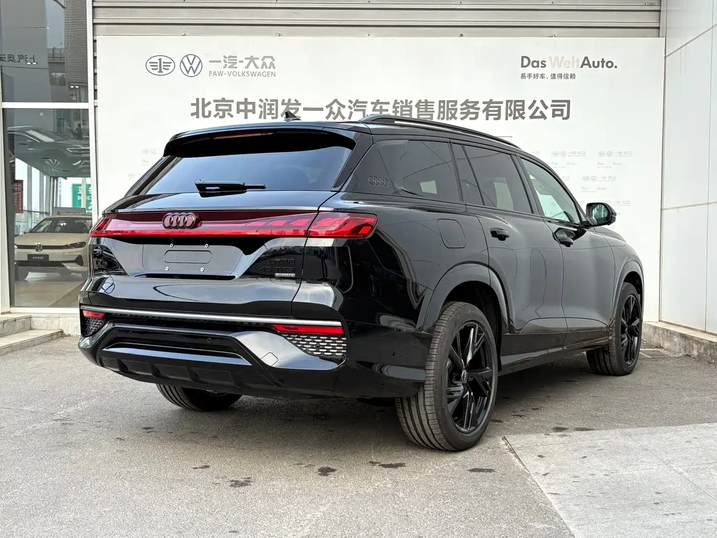Audi Q6 2024 45 TFSI quattro Black Warrior Edition 6-seater фото 14