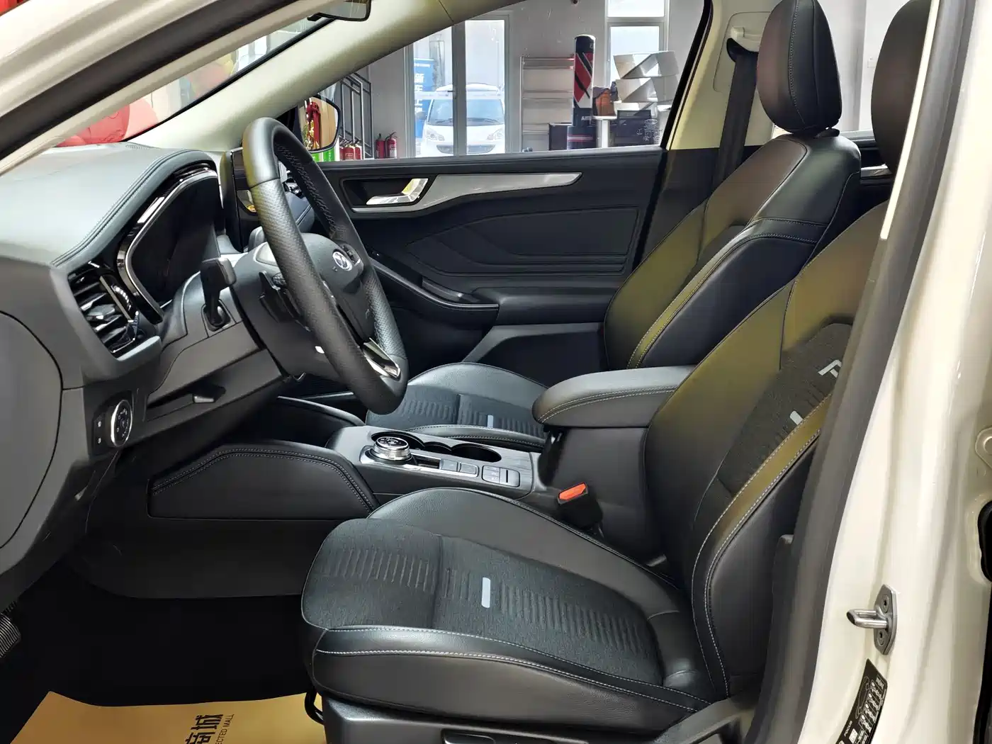 FORD FOX ACTIVE