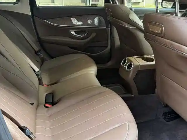 Mercedes-Benz E-Class 2020 E 300 L Luxury Model фото 12