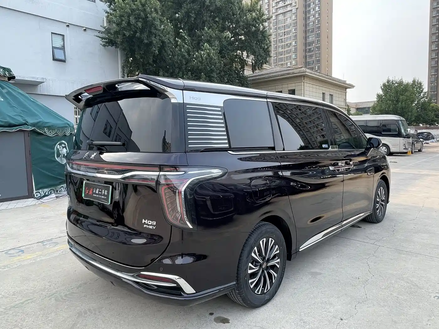 2025 Hongqi HQ9 PHEV