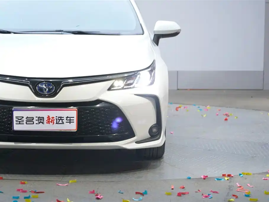 Toyota Corolla 2023 1.8L Smart Hybrid Dual Engine Elite Edition фото 3