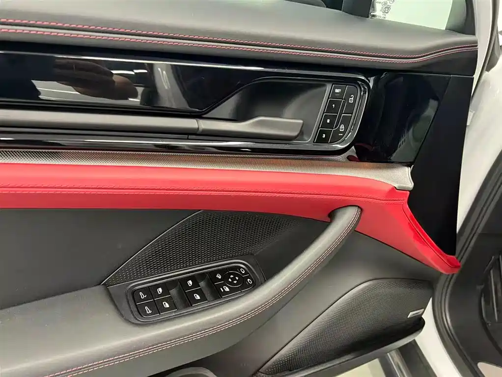 Photo 7 - Porsche Panamera