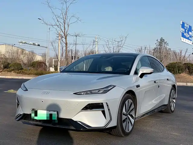 geely-galaxy galaxy-e8