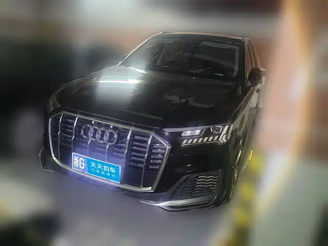 Audi Q7 2020 55 TFSI quattro S line Sport — фото 1
