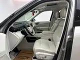 Photo 8 - Lynk & Co 900