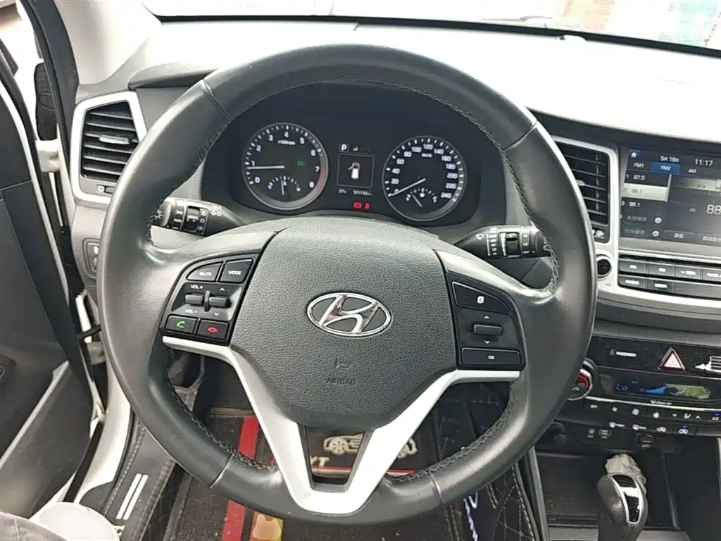 Hyundai Tucson 2015 1.6T Dual Clutch 2WD Smart фото 17