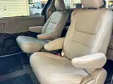 Photo 9 - Toyota Sienna