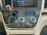 Photo 16 - Toyota Sienna