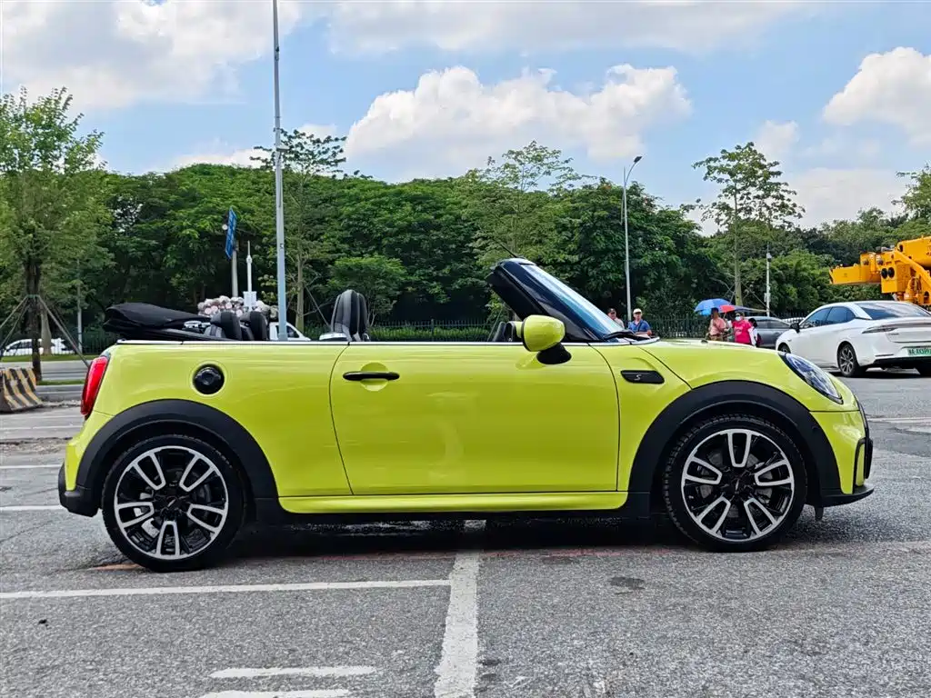 MINI 2023 2.0T COOPER S CABRIO Racer фото 4