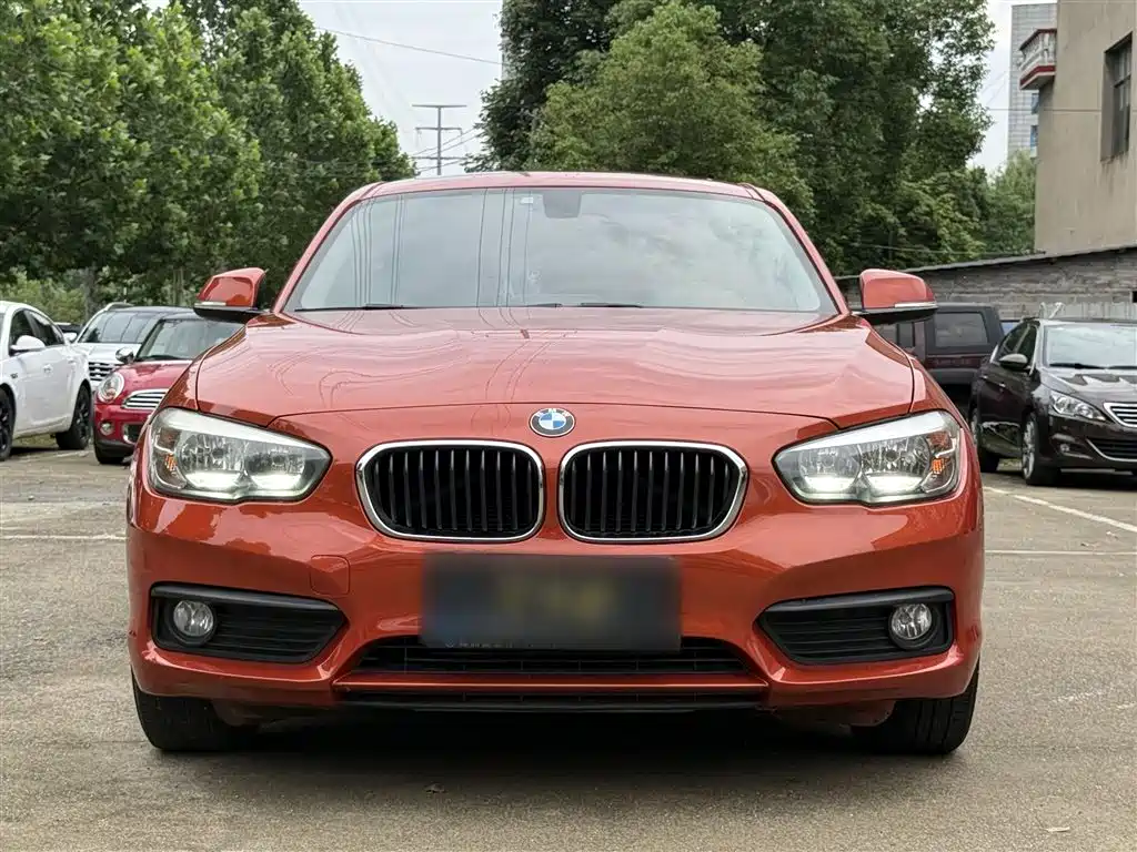 BMW 1 Series (Import) 2015 118i Leading фото 5